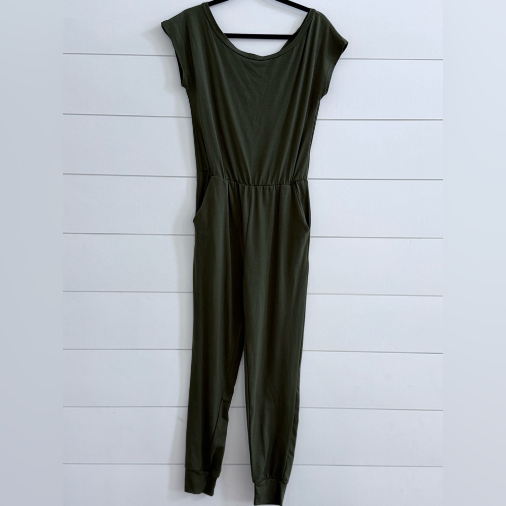Alelly jumpsuit NWT